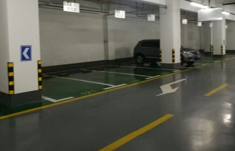 環(huán)氧地坪漆的面漆施工后會不會自然流平？