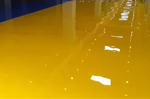 防水聚氨酯地坪出現(xiàn)地坪表面結(jié)皮、粗糙的原因